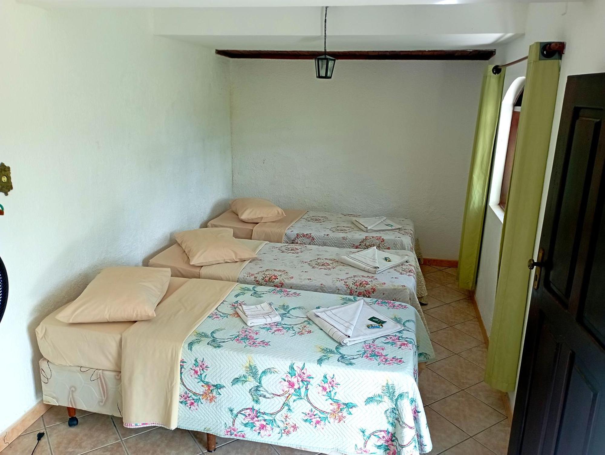 פנדו Pousada Nossa Senhora מראה חיצוני תמונה A bedroom in a hostel