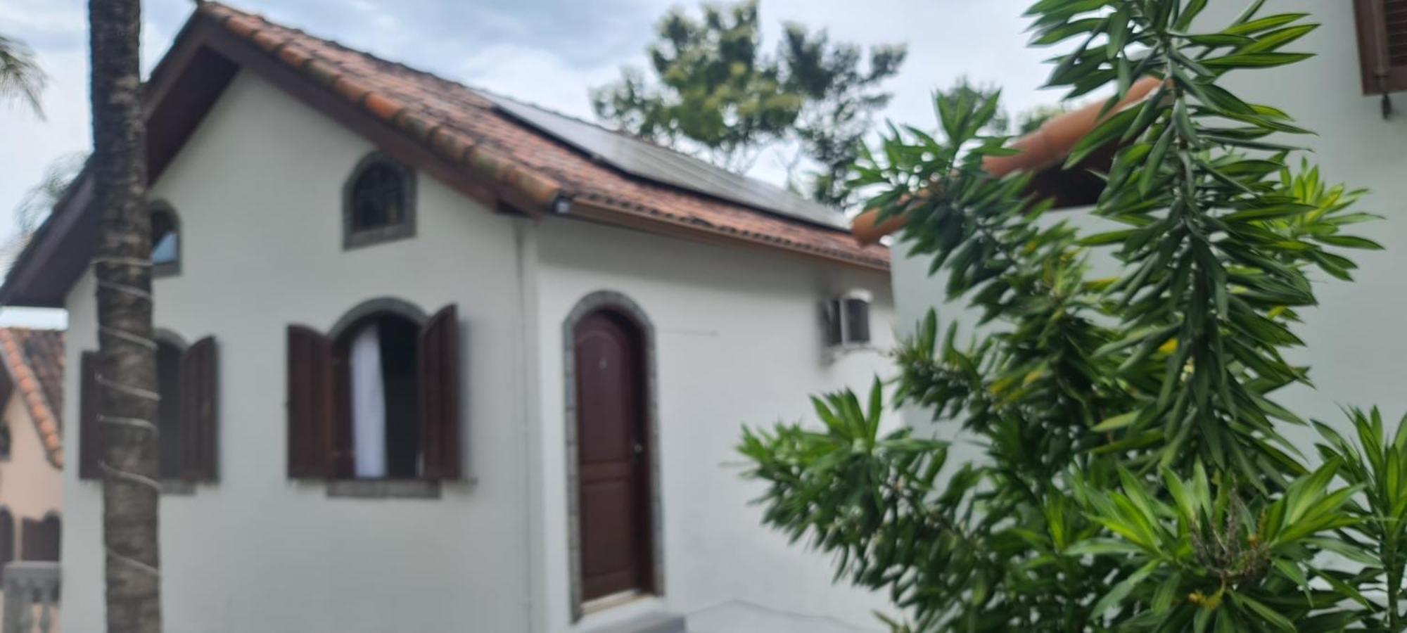 פנדו Pousada Nossa Senhora חדר תמונה Solar panels on a house in Brazil